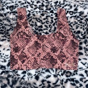 Seamless Victoria secret/pink sports bra